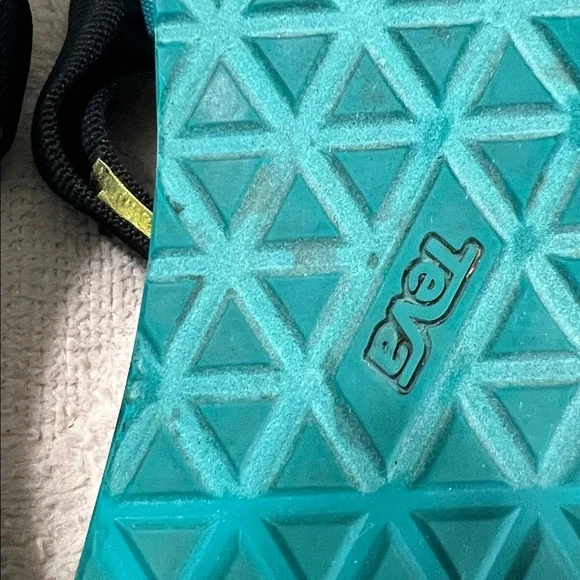 Teva Colorblock Strappy Sandals Men’s 9 Women’s 11 | Outdoor Hiking Water Shoes - Picture 7 of 10